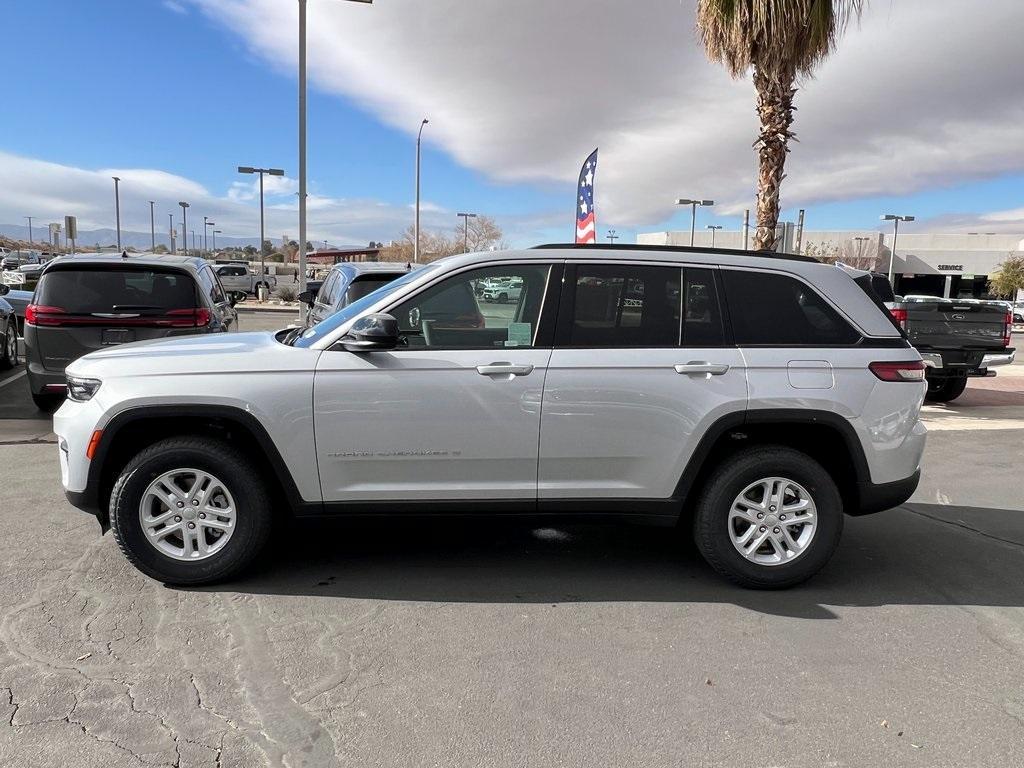 new 2024 Jeep Grand Cherokee car, priced at $33,425