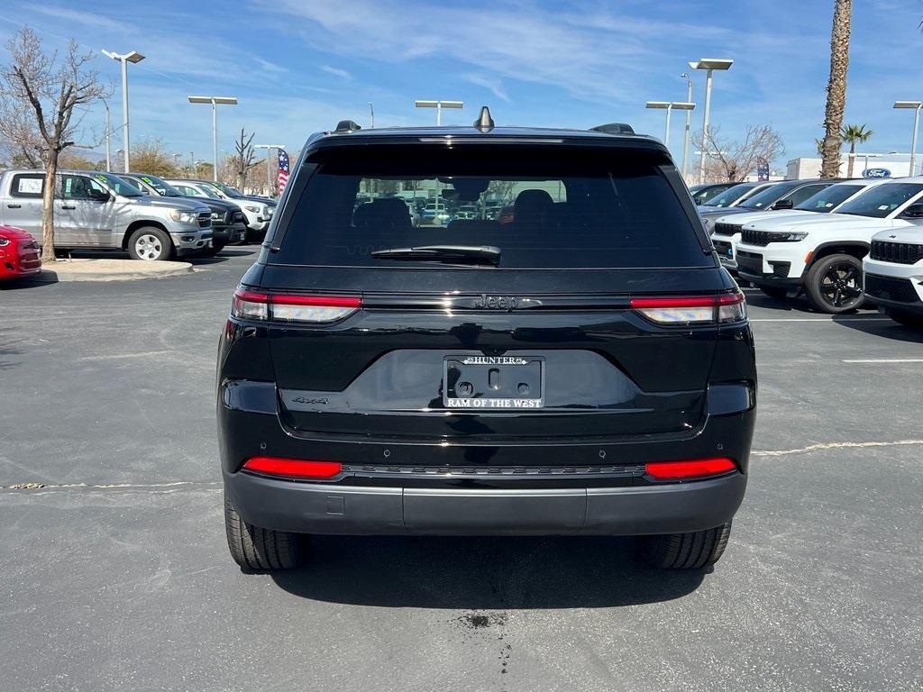 new 2025 Jeep Grand Cherokee car, priced at $44,675