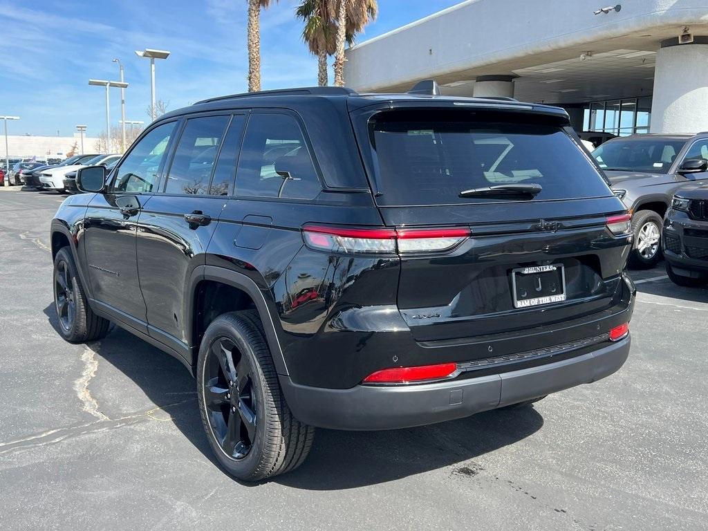 new 2025 Jeep Grand Cherokee car, priced at $44,675