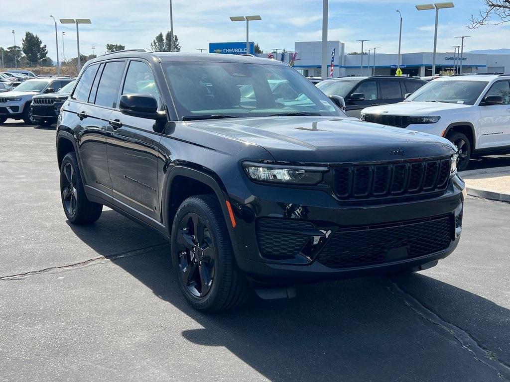 new 2025 Jeep Grand Cherokee car, priced at $44,675