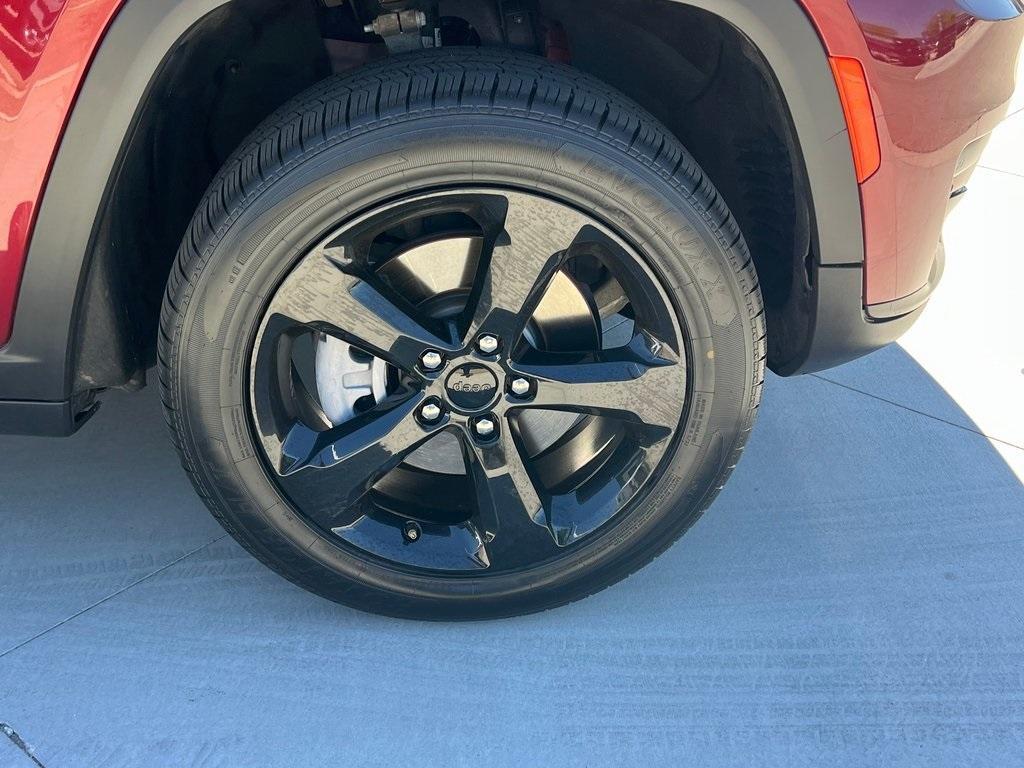 used 2023 Jeep Grand Cherokee L car, priced at $30,995