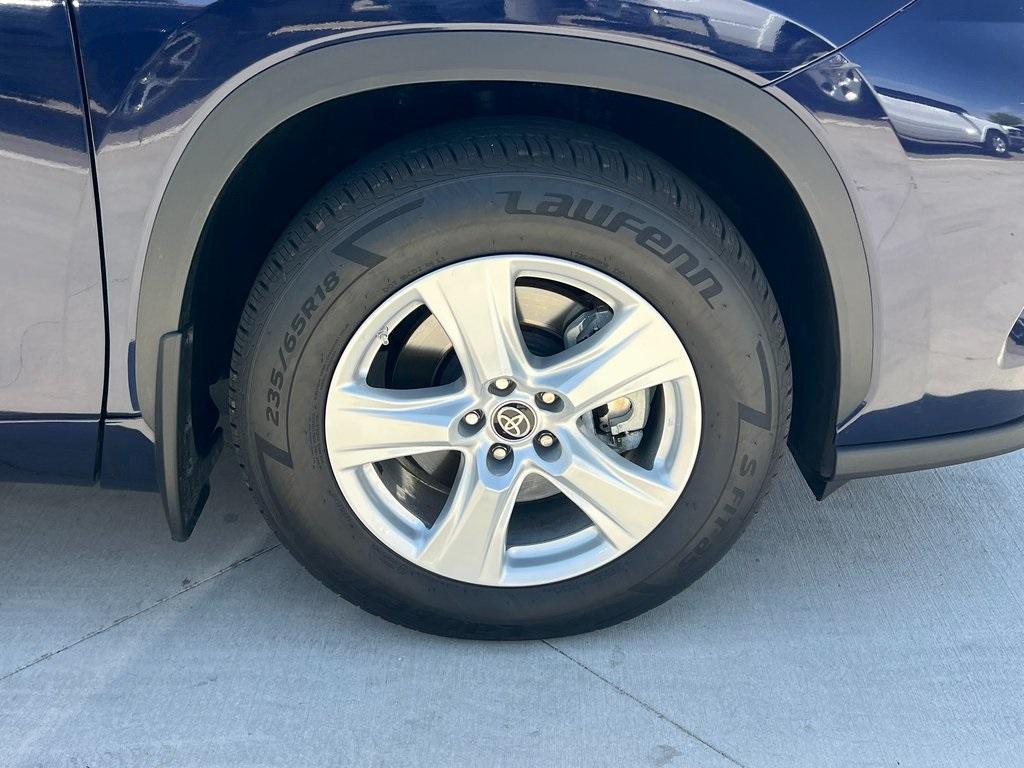 used 2023 Toyota Highlander car, priced at $32,495