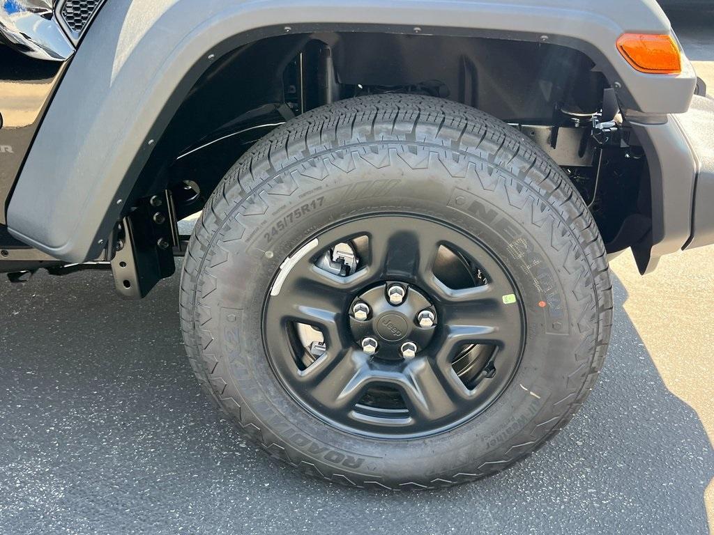 new 2025 Jeep Wrangler car, priced at $41,290
