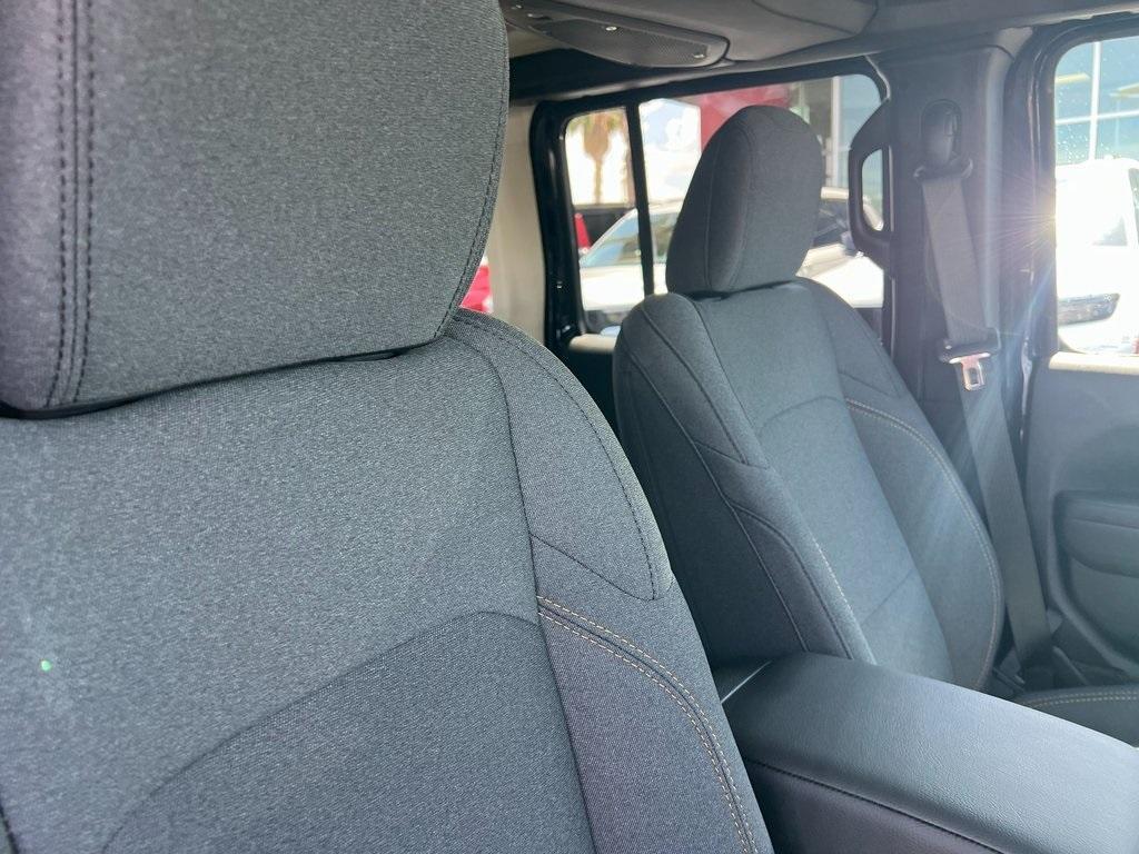 new 2025 Jeep Wrangler car, priced at $41,290