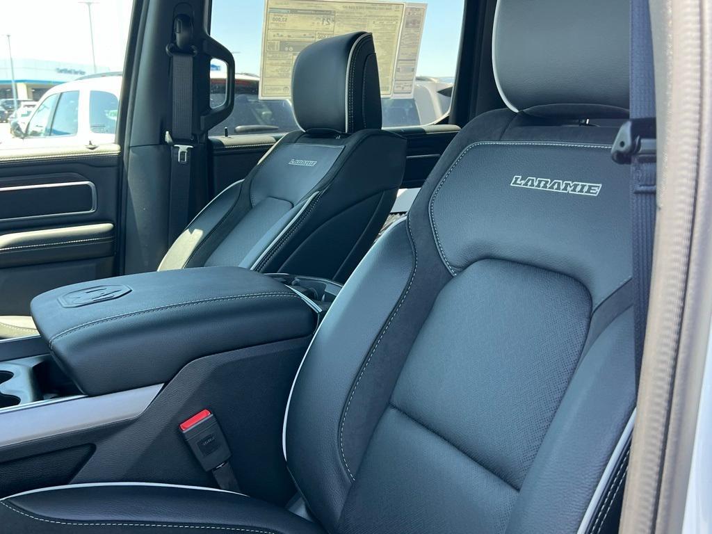 new 2025 Ram 1500 car, priced at $60,352