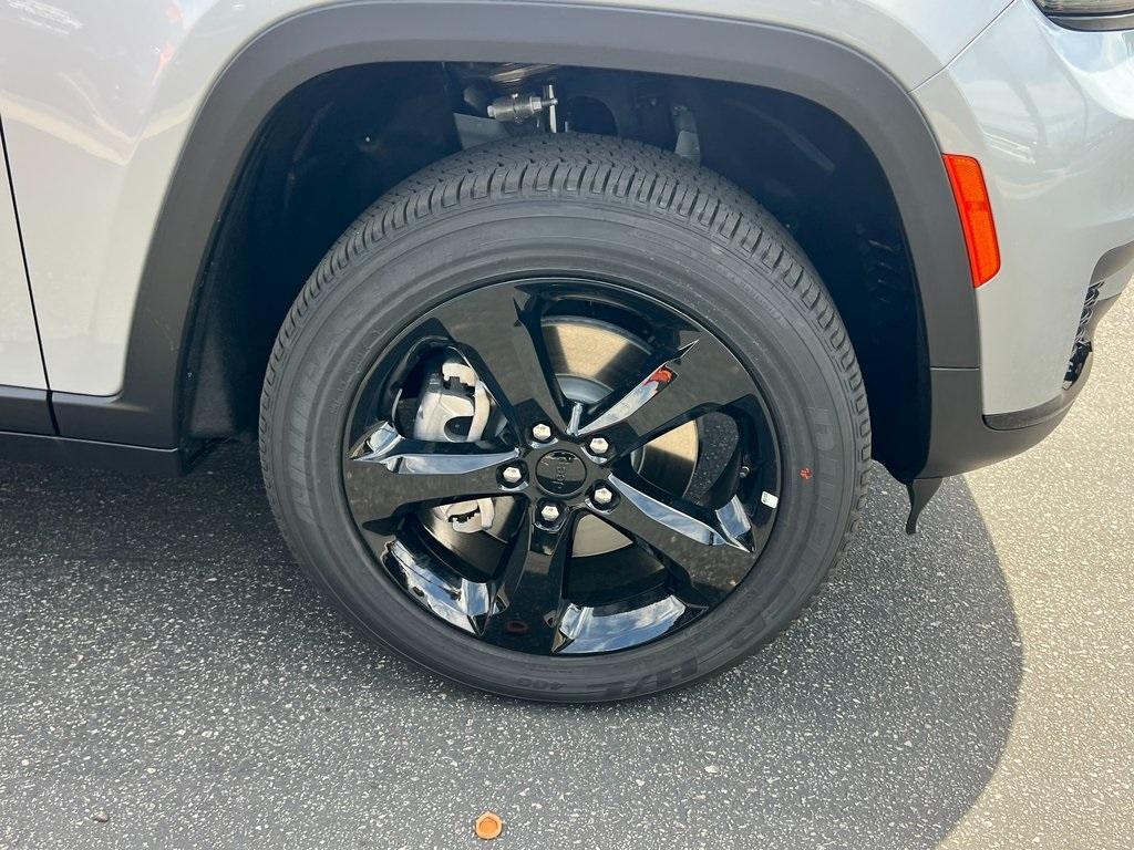 new 2025 Jeep Grand Cherokee L car, priced at $39,875
