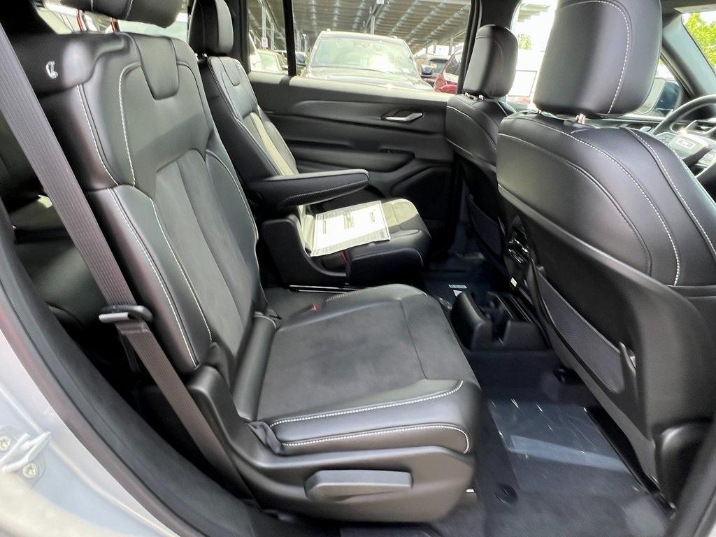 new 2025 Jeep Grand Cherokee L car, priced at $39,875
