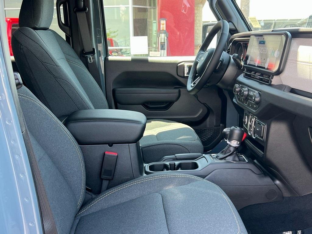new 2025 Jeep Wrangler car, priced at $47,494