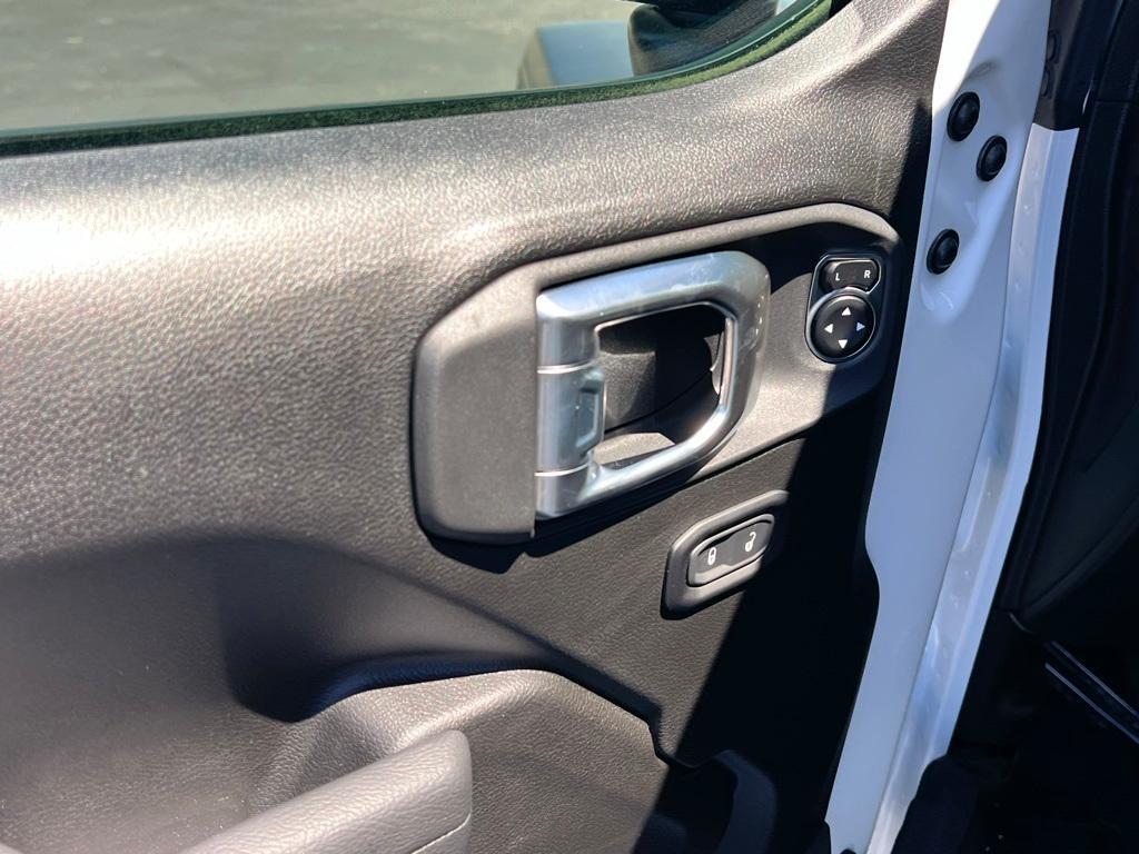 new 2025 Jeep Wrangler car, priced at $49,789