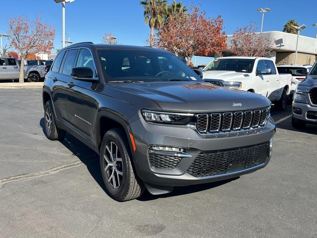 new 2025 Jeep Grand Cherokee car, priced at $42,545