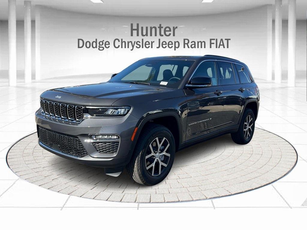 new 2025 Jeep Grand Cherokee car, priced at $42,545