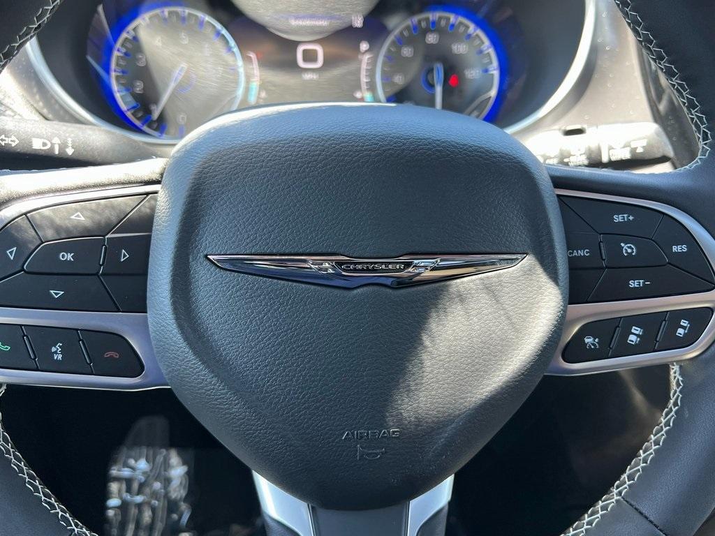 new 2025 Chrysler Pacifica car, priced at $52,910