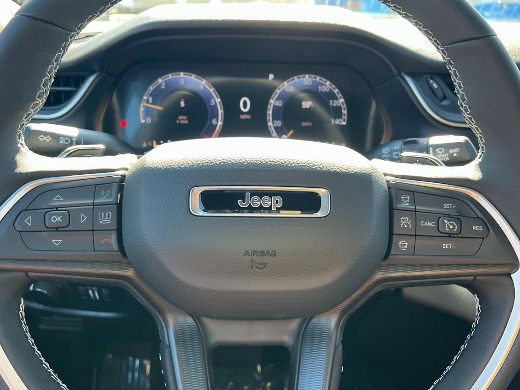 new 2025 Jeep Grand Cherokee L car, priced at $42,925