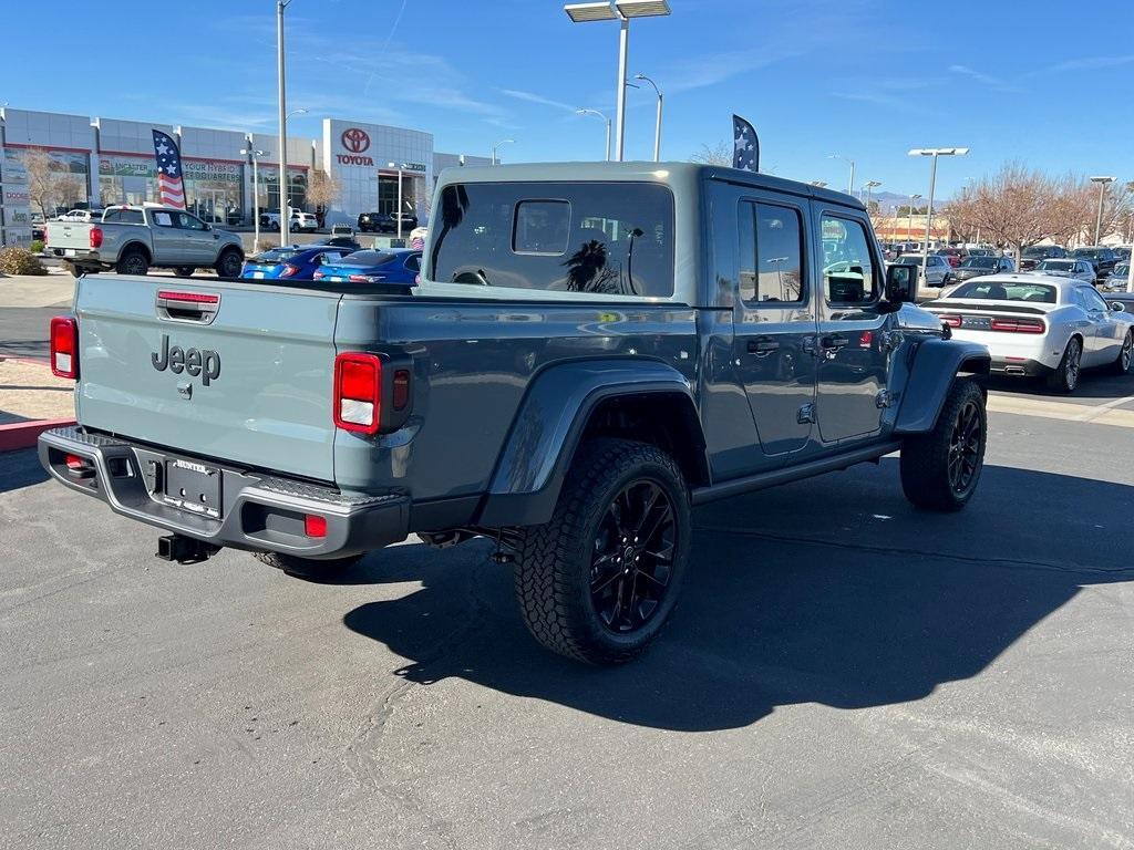 new 2025 Jeep Gladiator car, priced at $43,180