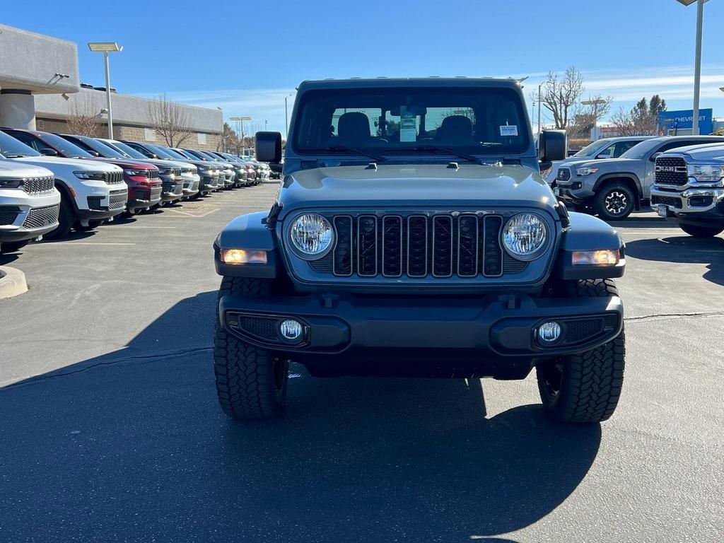 new 2025 Jeep Gladiator car, priced at $43,180