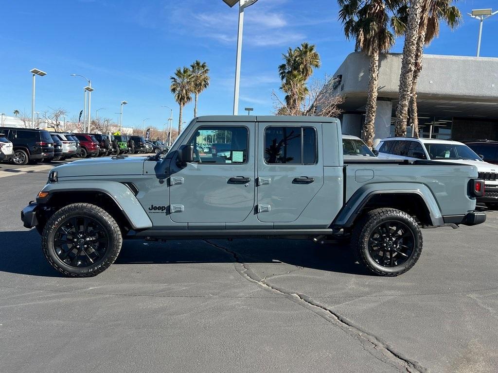 new 2025 Jeep Gladiator car, priced at $43,180