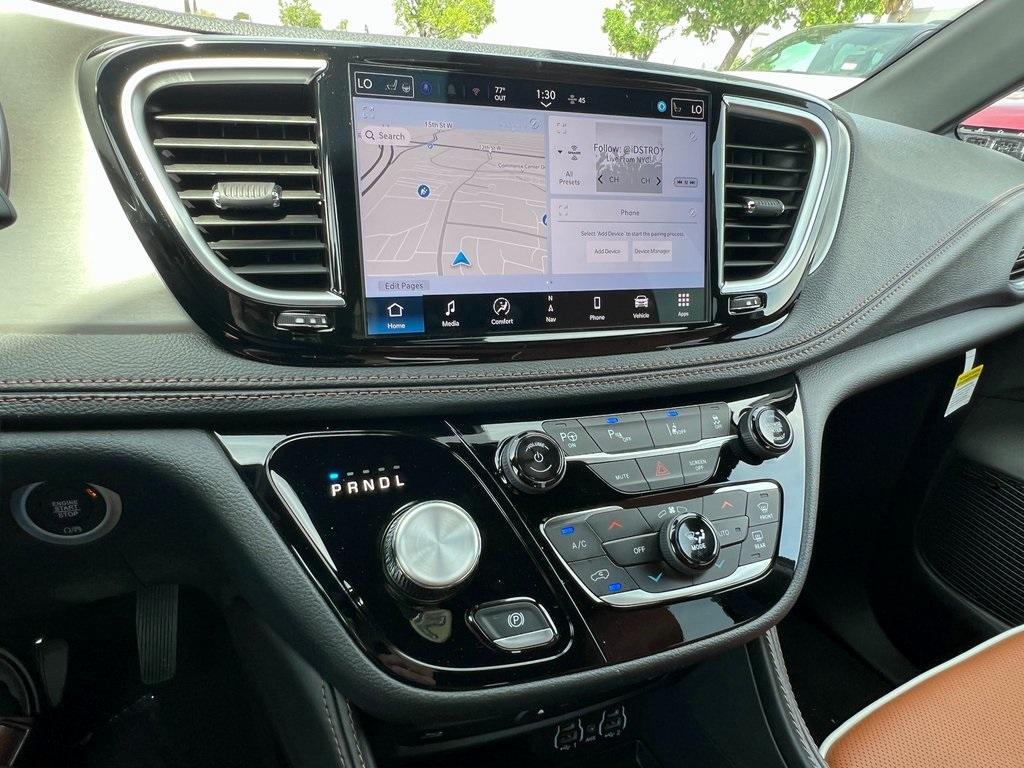 new 2025 Chrysler Pacifica Hybrid car, priced at $52,730