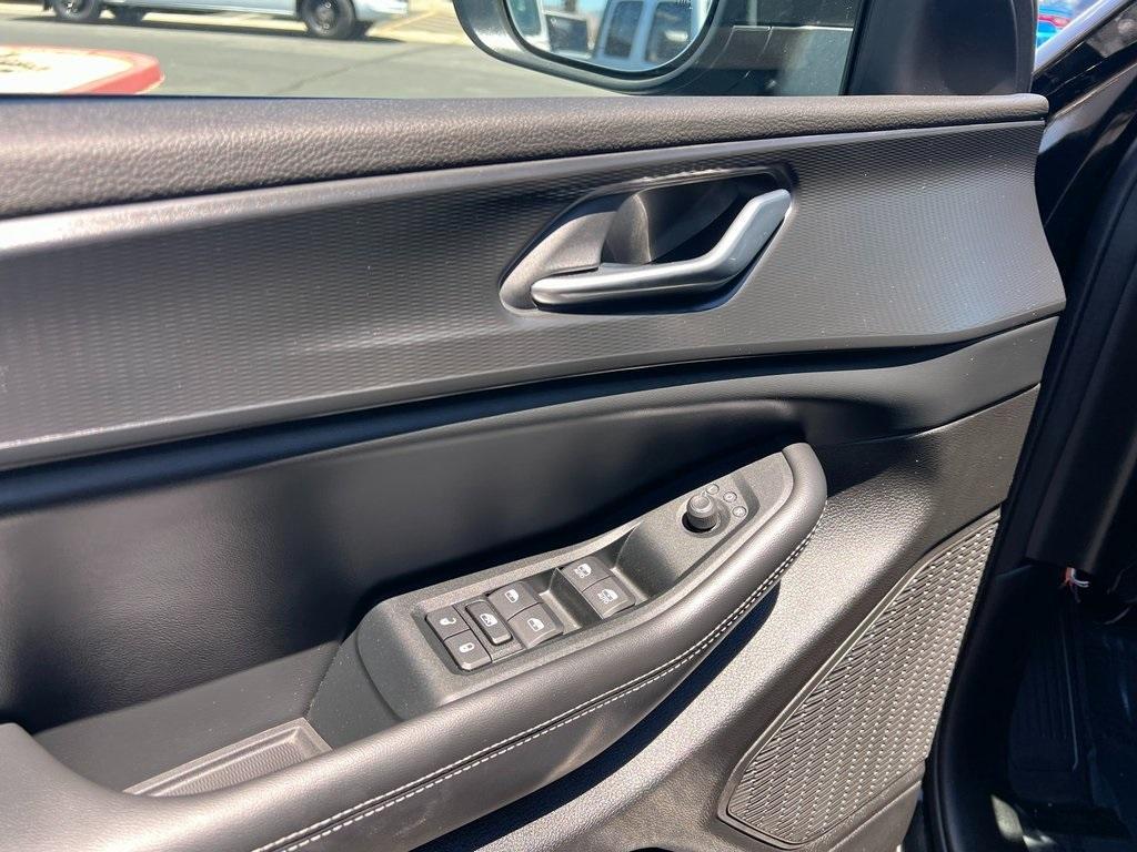 used 2024 Jeep Grand Cherokee L car, priced at $34,536