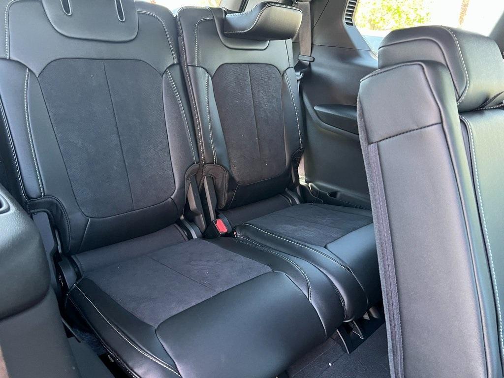 new 2025 Jeep Grand Cherokee L car, priced at $45,175