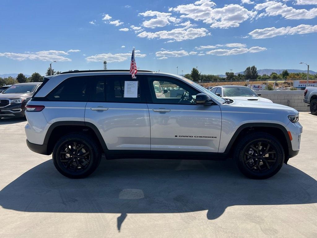 used 2024 Jeep Grand Cherokee car, priced at $39,514