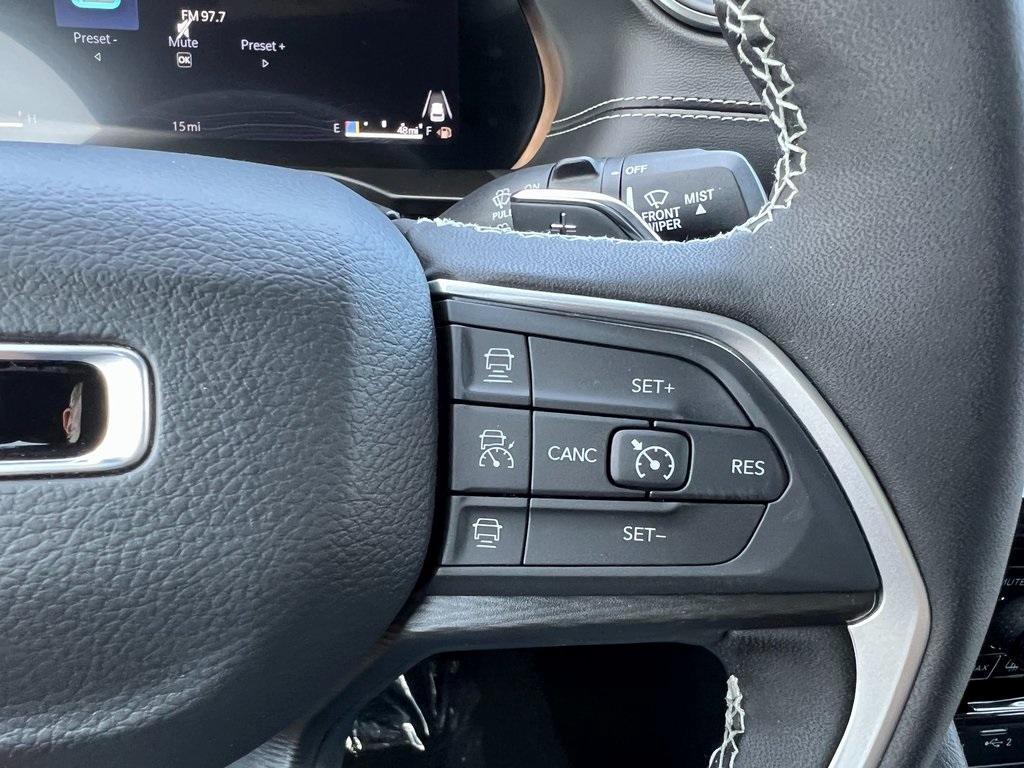 new 2025 Jeep Grand Cherokee car, priced at $43,555