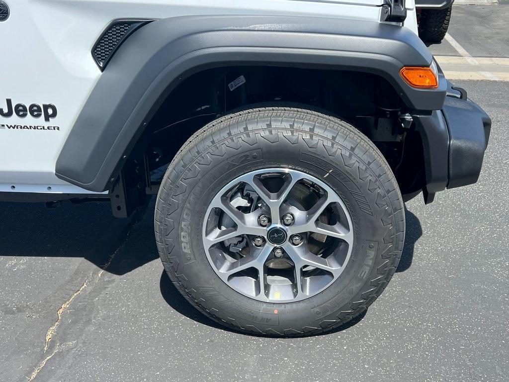 new 2025 Jeep Wrangler car, priced at $46,586
