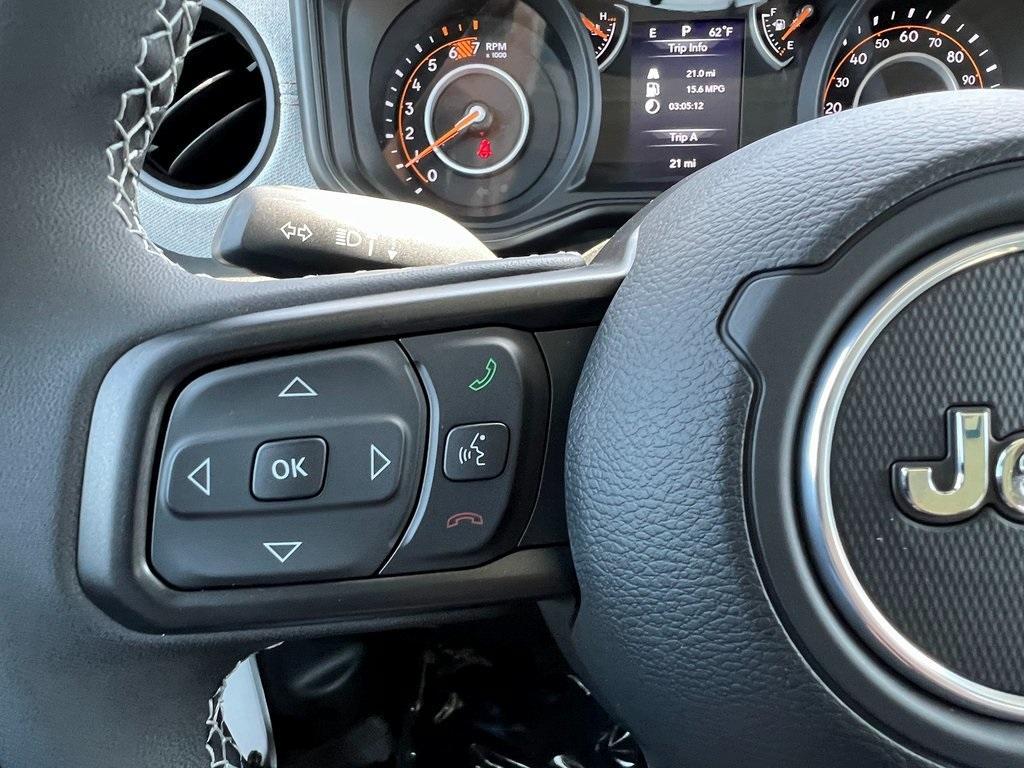 new 2025 Jeep Wrangler car, priced at $46,586