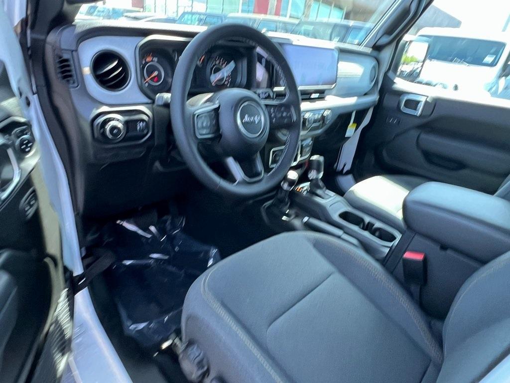 new 2025 Jeep Wrangler car, priced at $46,586