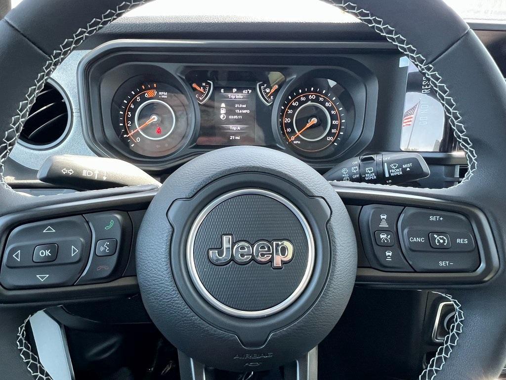 new 2025 Jeep Wrangler car, priced at $46,586