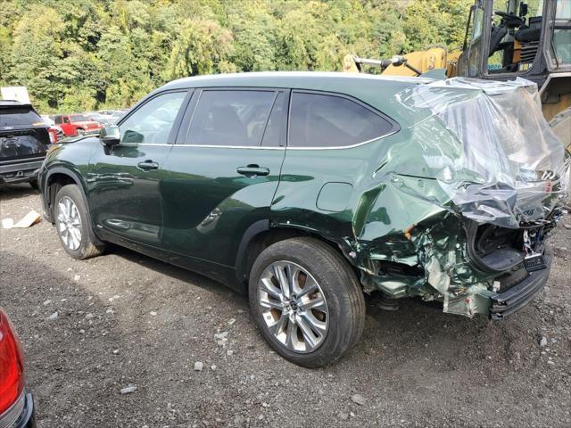 used 2023 Toyota Highlander Hybrid car, priced at $26,900