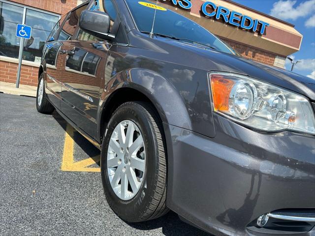 used 2015 Chrysler Town & Country car, priced at $8,764