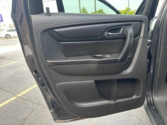 used 2014 Chevrolet Traverse car, priced at $9,995