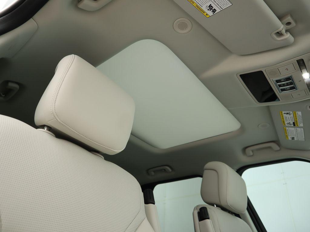 used 2024 Land Rover Discovery car, priced at $42,032