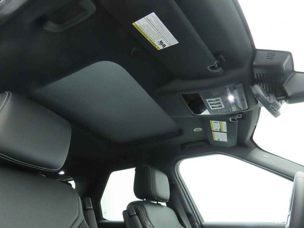 new 2025 Land Rover Discovery car, priced at $65,893