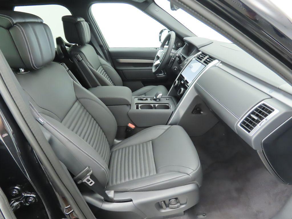 new 2026 Land Rover Discovery car, priced at $76,876