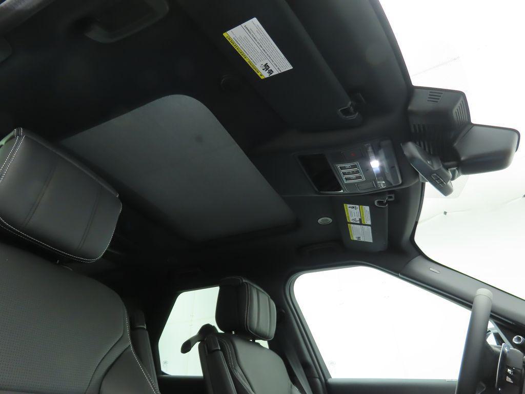 new 2026 Land Rover Discovery car, priced at $76,876