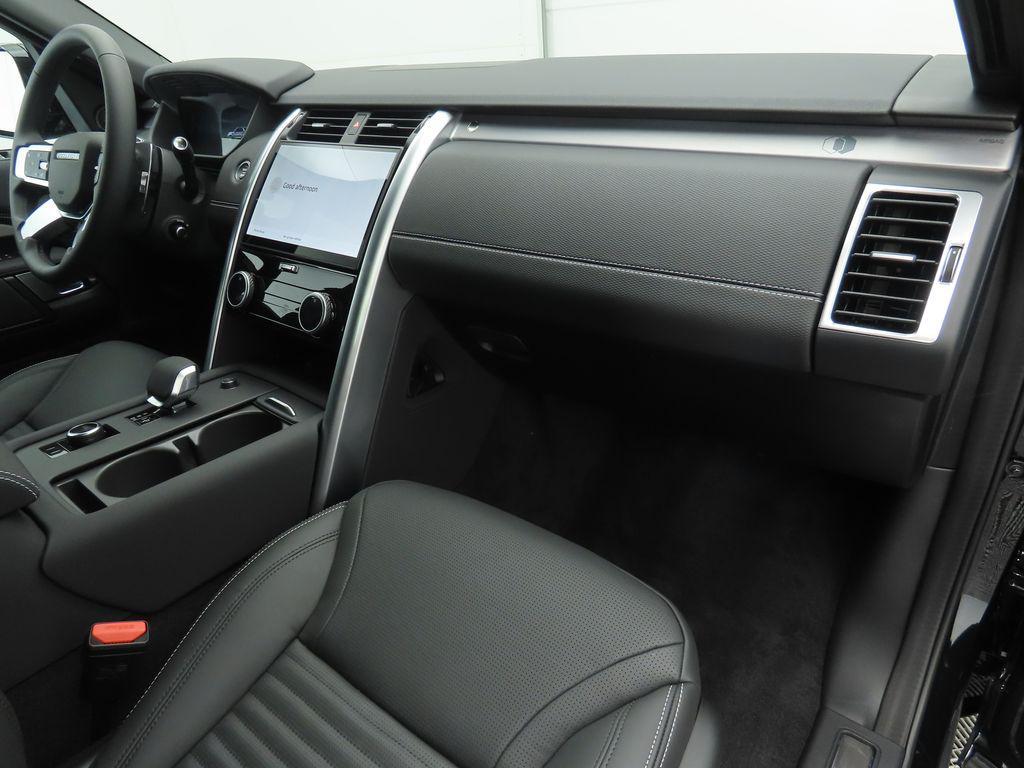 new 2026 Land Rover Discovery car, priced at $76,876