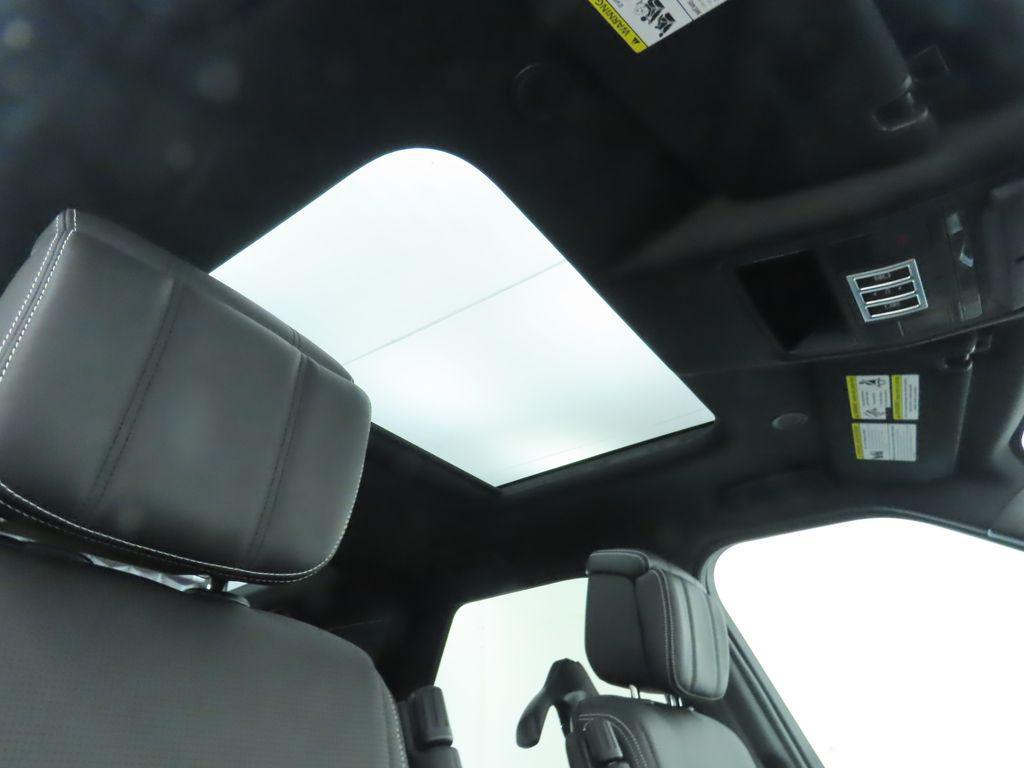new 2025 Land Rover Discovery car, priced at $81,993