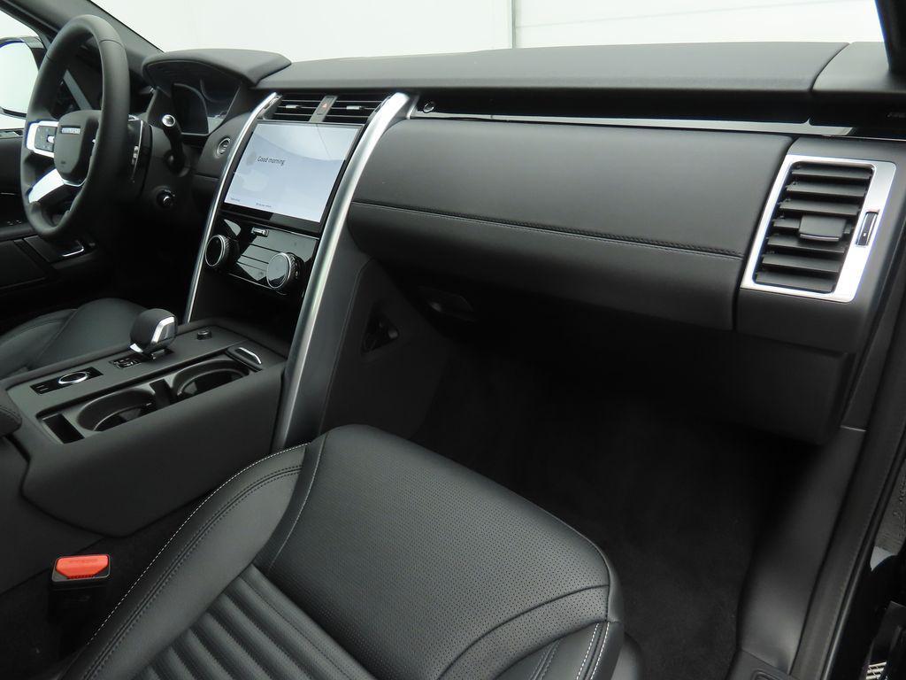 new 2025 Land Rover Discovery car, priced at $70,193