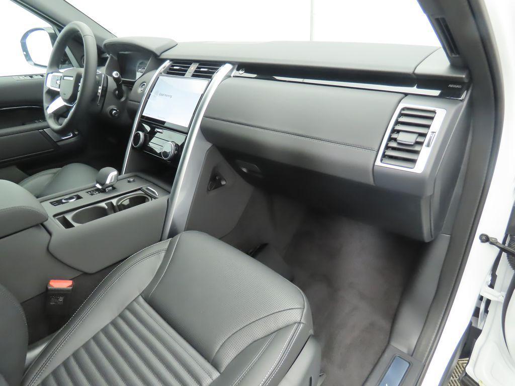 new 2025 Land Rover Discovery car, priced at $65,893
