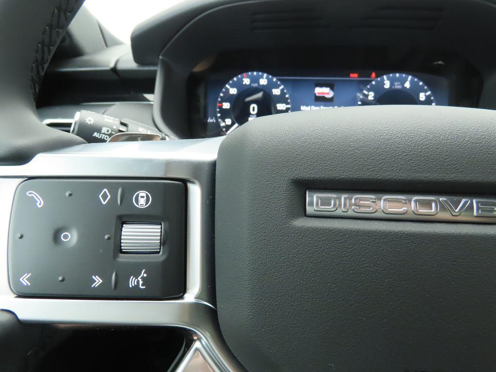 new 2025 Land Rover Discovery car, priced at $63,018