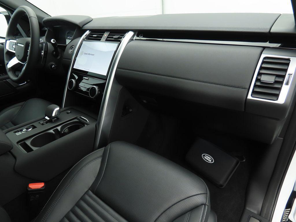 new 2025 Land Rover Discovery car, priced at $63,018