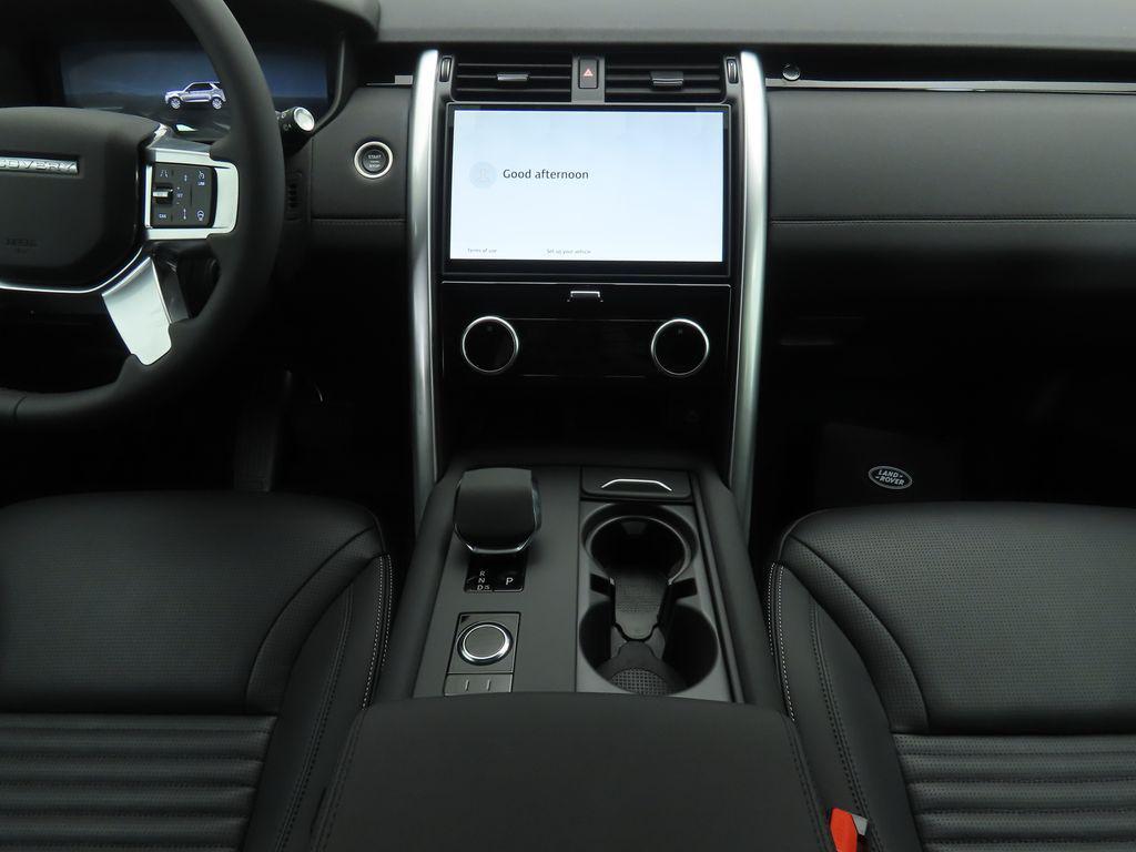 new 2025 Land Rover Discovery car, priced at $63,018