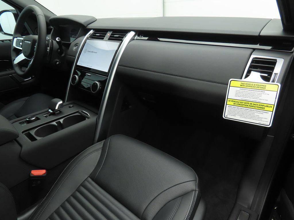 new 2025 Land Rover Discovery car, priced at $70,193
