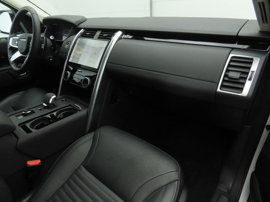 used 2024 Land Rover Discovery car, priced at $39,157