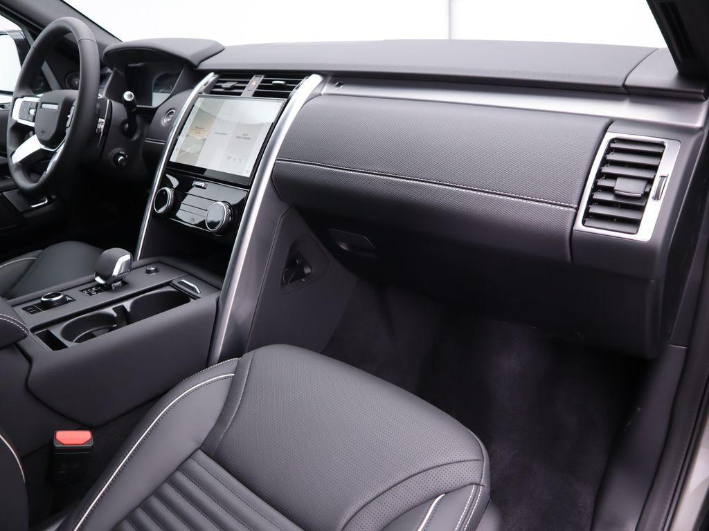 used 2024 Land Rover Discovery car, priced at $55,400