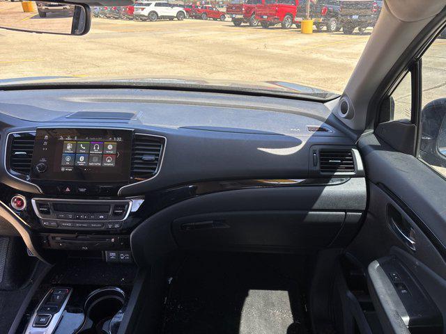 used 2021 Honda Pilot car, priced at $26,875