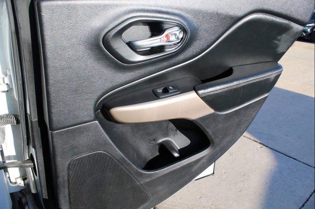 used 2017 Jeep Cherokee car, priced at $5,700