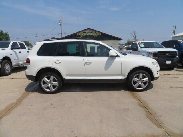 used 2010 Volkswagen Touareg car, priced at $3,900
