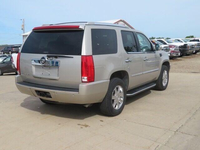 used 2007 Cadillac Escalade car, priced at $8,400